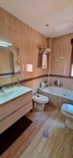 Image No.15-4 Bed Property for sale