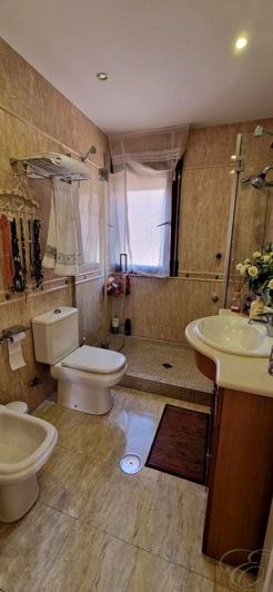 Image No.17-4 Bed Property for sale