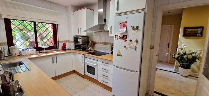 Image No.6-4 Bed Property for sale