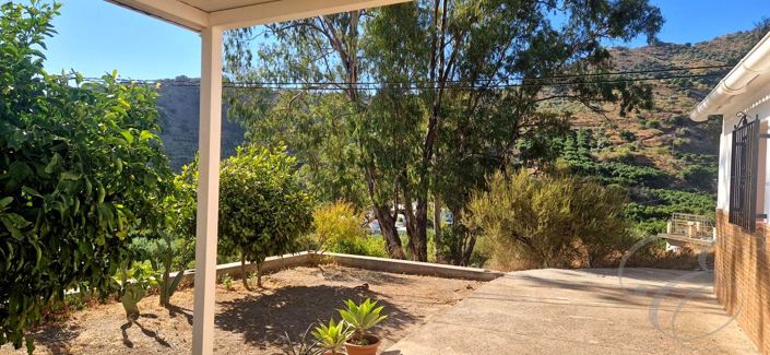 Image No.2-4 Bed Property for sale