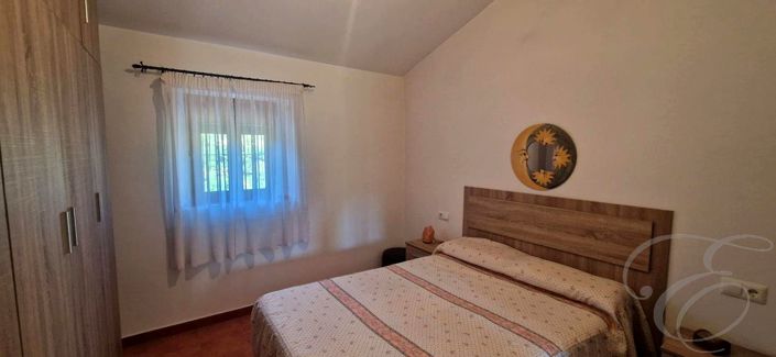 Image No.5-4 Bed Property for sale