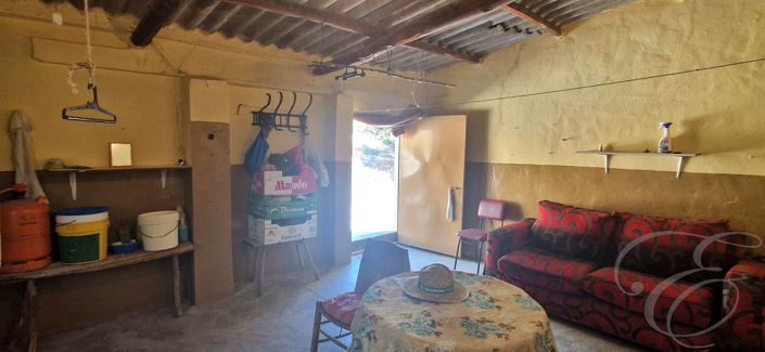 Image No.4-9 Bed Property for sale