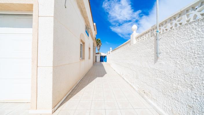 Image No.46-3 Bed Villa for sale