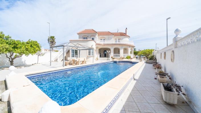 Image No.52-3 Bed Villa for sale
