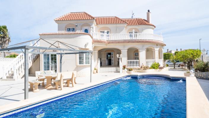 Image No.53-3 Bed Villa for sale