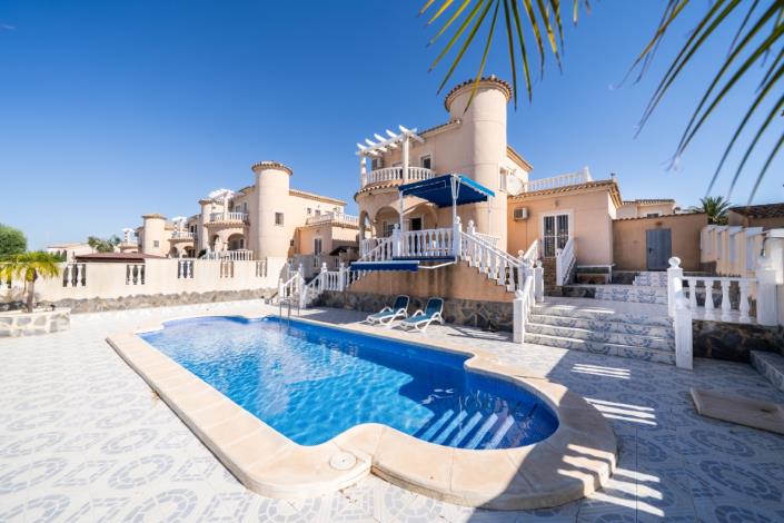 Image No.3-Villa de 4 chambres à vendre à La Marina