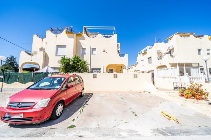 Image No.25-3 Bed Quad for sale