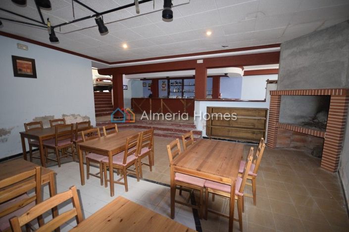 Image No.2-Propriété de 3 chambres à vendre