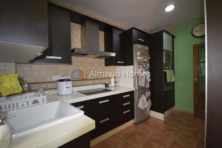 Image No.3-4 Bed Apartment for sale