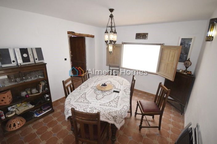 Image No.13-4 Bed Townhouse for sale