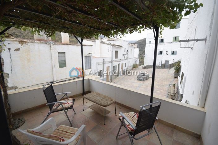 Image No.8-4 Bed Townhouse for sale