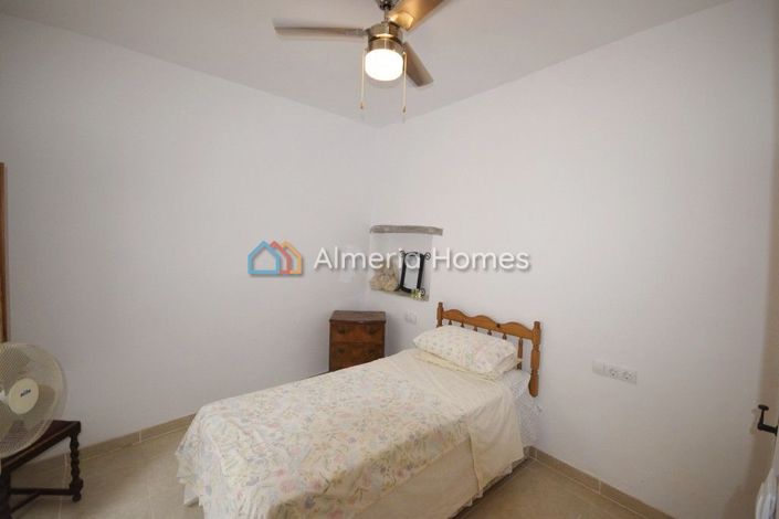 Image No.9-4 Bed Townhouse for sale