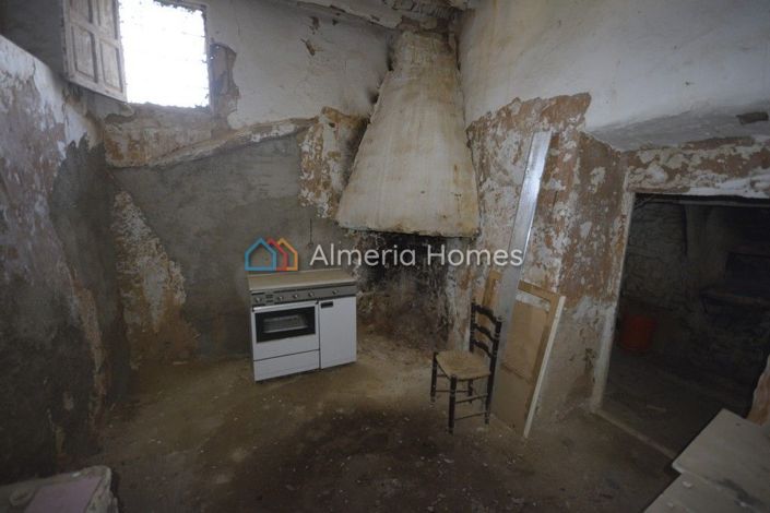 Image No.9-3 Bed Country House for sale