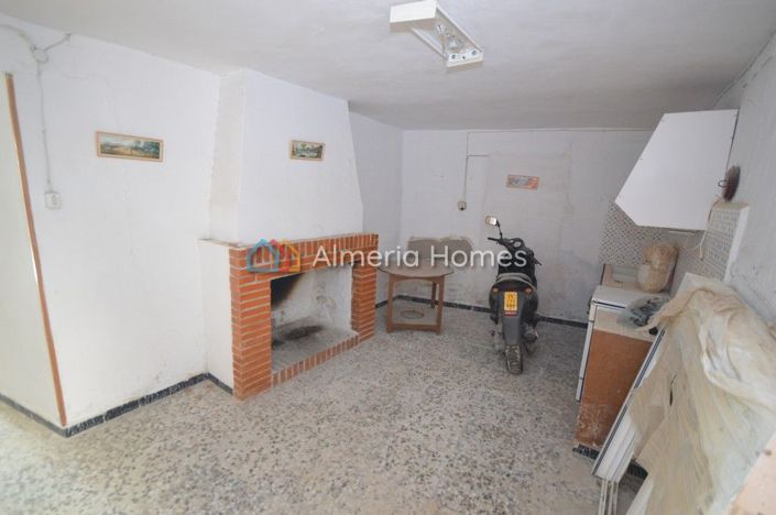 Image No.9-4 Bed Village House for sale