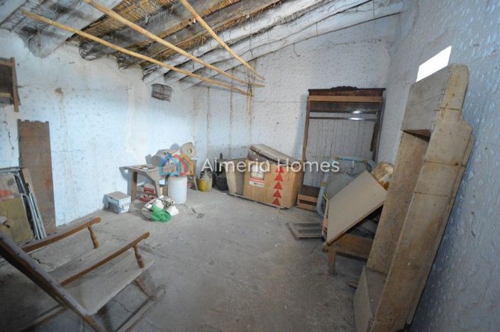 Image No.10-4 Bed Country House for sale