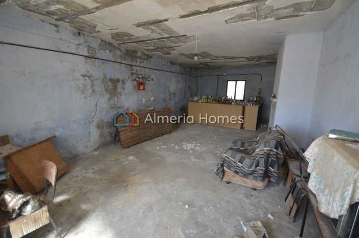 Image No.15-4 Bed Country House for sale