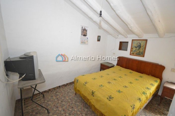 Image No.20-5 Bed Country House for sale
