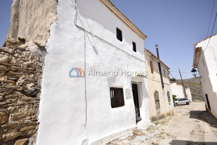 Image No.4-Maison de campagne de 3 chambres à vendre à Albánchez