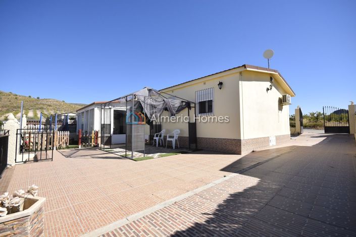 Image No.10-3 Bed Villa for sale