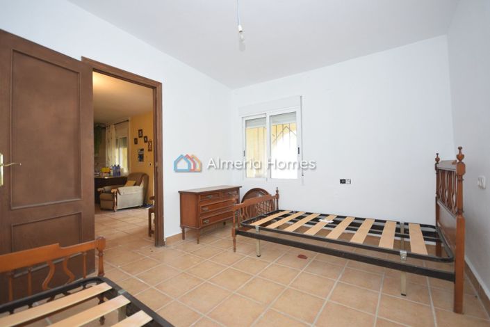 Image No.10-5 Bed Country House for sale