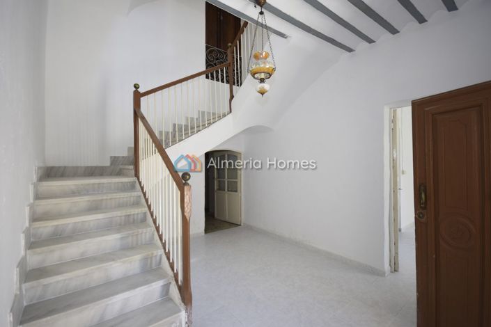 Image No.5-6 Bed Townhouse for sale