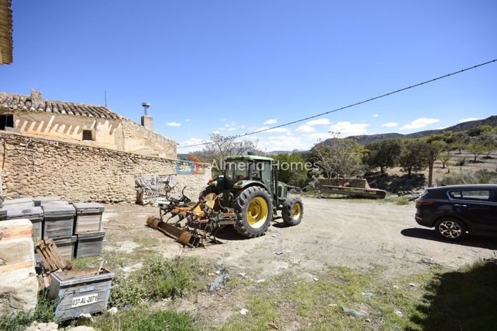 Image No.2-4 Bed Country House for sale