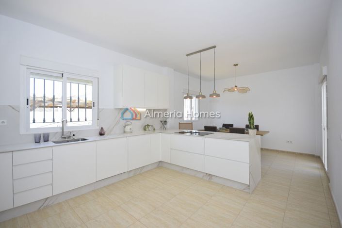 Image No.17-3 Bed Villa for sale