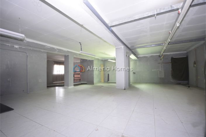 Image No.26-8 Bed Villa for sale