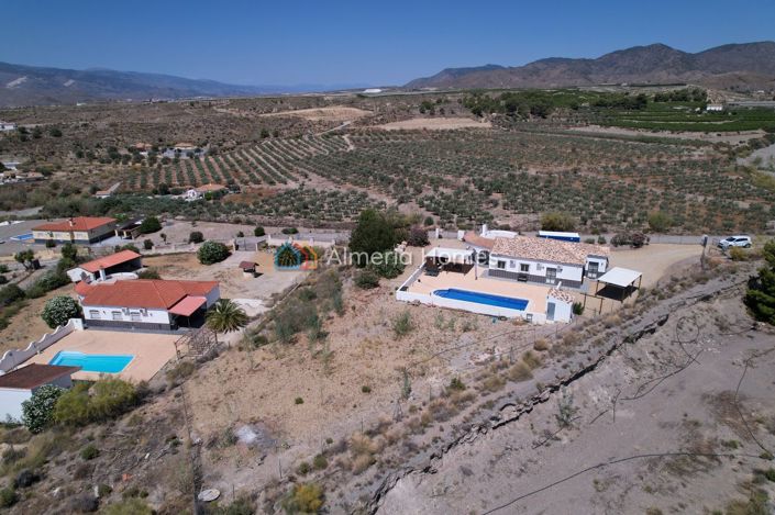 Image No.5-4 Bed Villa for sale