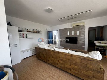 2703831280x960-wm