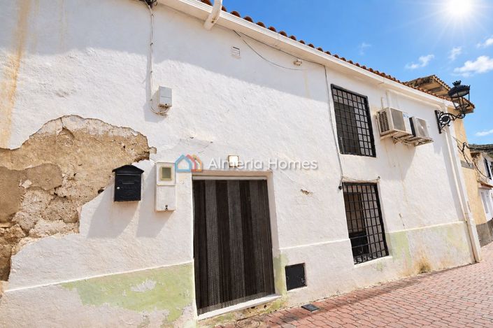 Image No.25-4 Bed Townhouse for sale