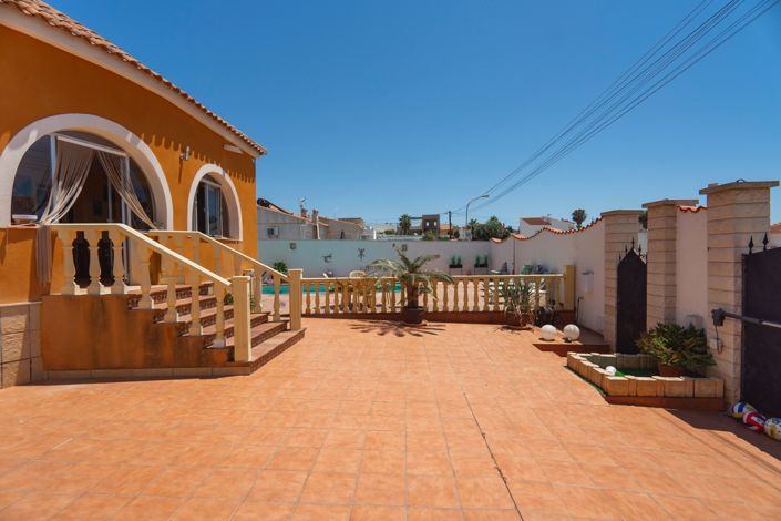 Image No.10-4 Bed Villa for sale