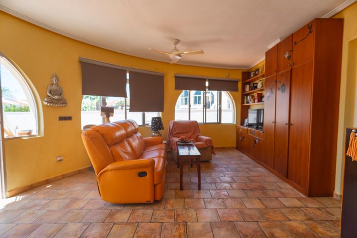 Image No.14-4 Bed Villa for sale