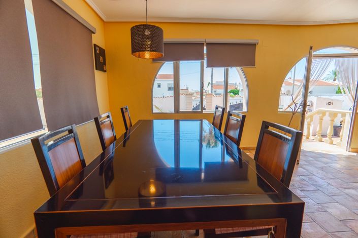 Image No.18-4 Bed Villa for sale