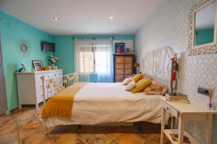 Image No.3-4 Bed Villa for sale