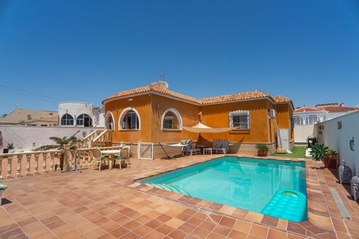 Image No.4-4 Bed Villa for sale