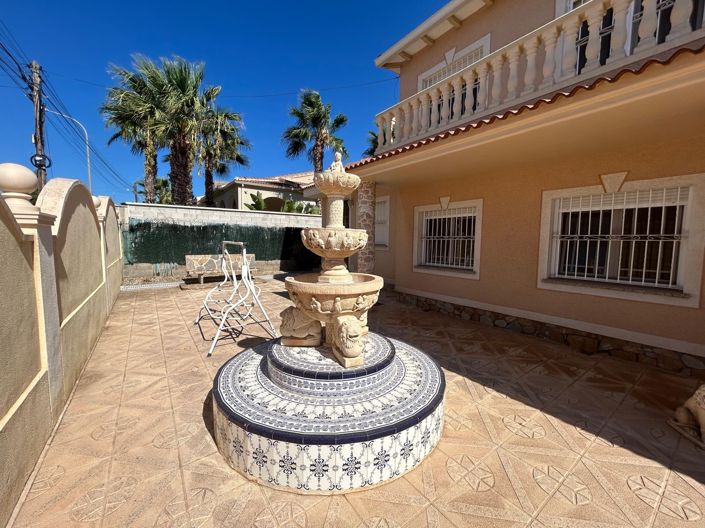 Image No.18-6 Bed Villa for sale