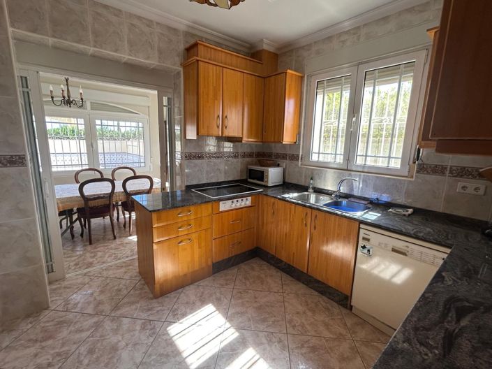 Image No.40-6 Bed Villa for sale