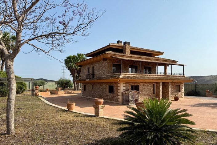 Image No.2-5 Bed Villa for sale