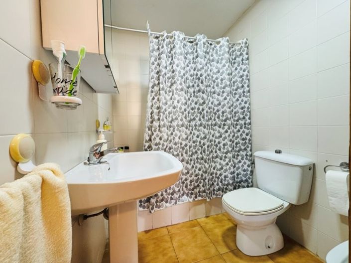 Image No.14-2 Bed Apartment for sale