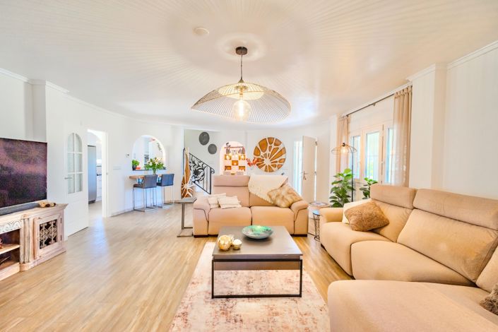 Image No.4-4 Bed Villa for sale
