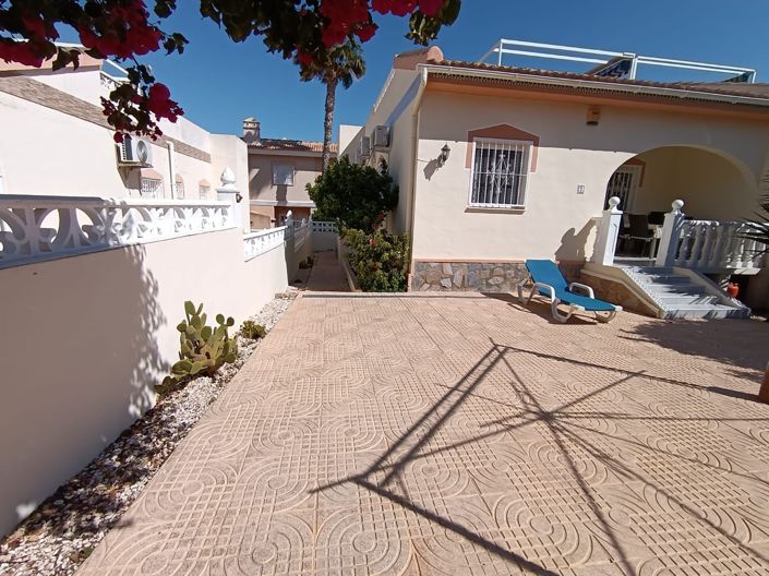 Image No.20-3 Bed House for sale