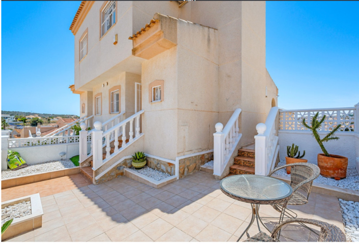 Image No.14-3 Bed House for sale