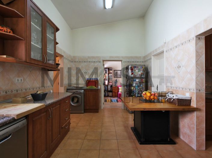 Image No.30-5 Bed House for sale