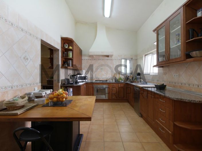 Image No.31-5 Bed House for sale