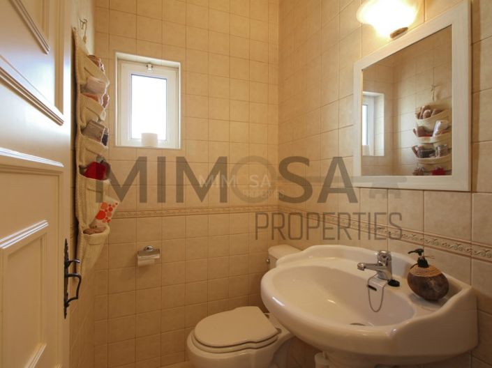 Image No.41-5 Bed House for sale
