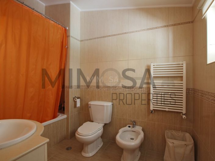 Image No.42-5 Bed House for sale