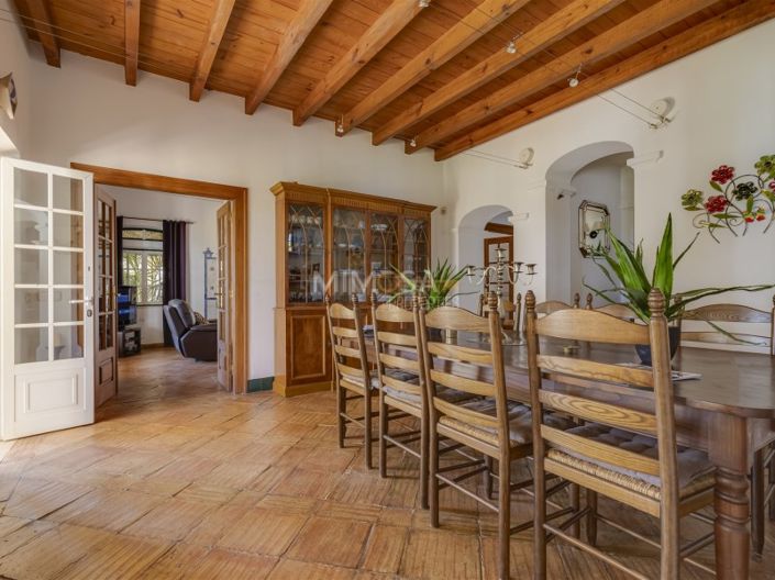 Image No.7-5 Bed House for sale