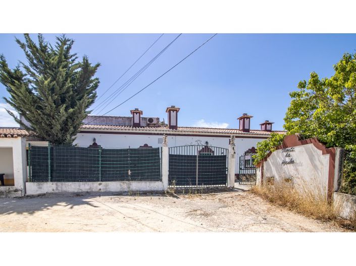 Image No.5-7 Bed Farmhouse for sale