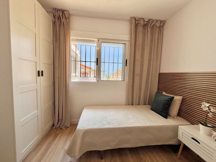 Image No.17-3 Bed Townhouse for sale